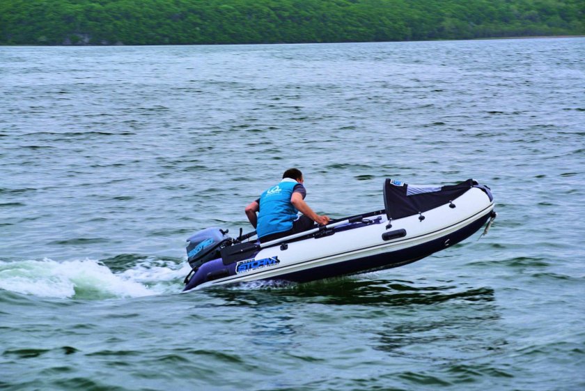 Лодка ПВХ Stormline Airdeck Extra 380