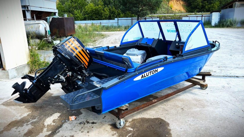 Алюминиевая лодка для рыбалки