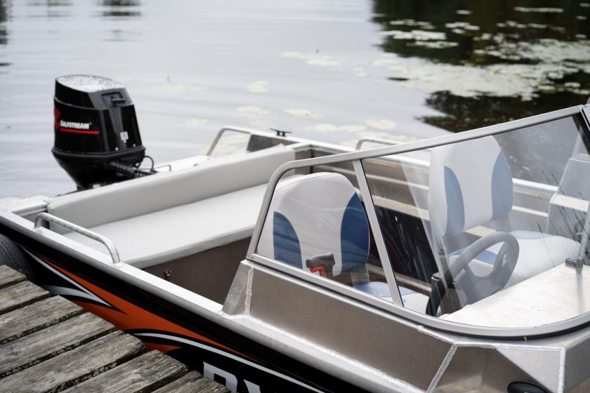 Алюминиевая моторная лодка