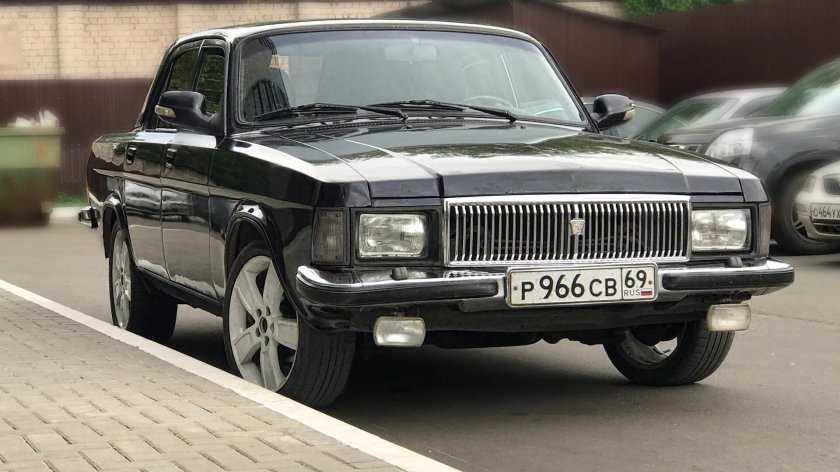 ГАЗ 3102 черная