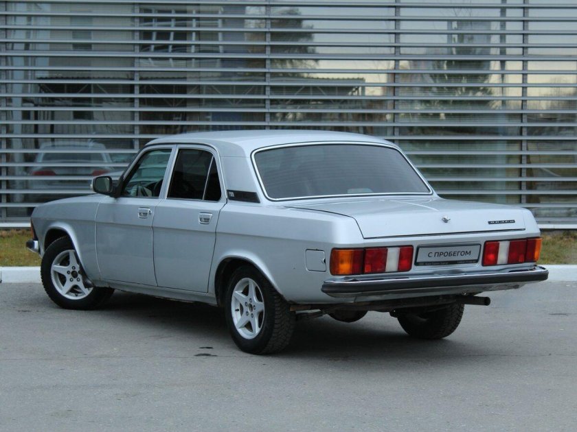 Газ 3102 серебристая