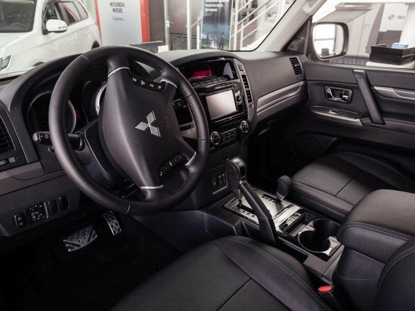 Митсубиси Паджеро 4 2018