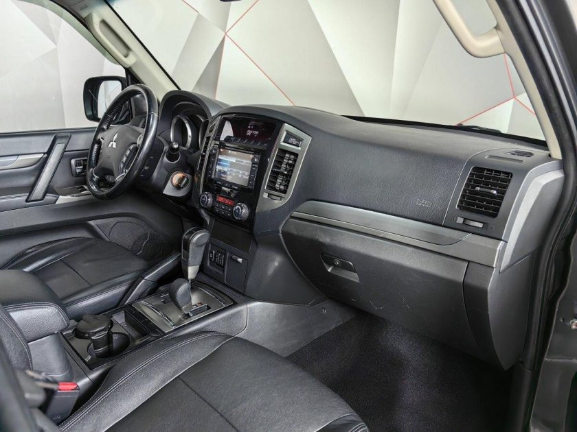 Mitsubishi pajero 2013