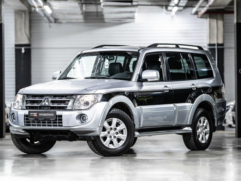 Mitsubishi pajero 2011