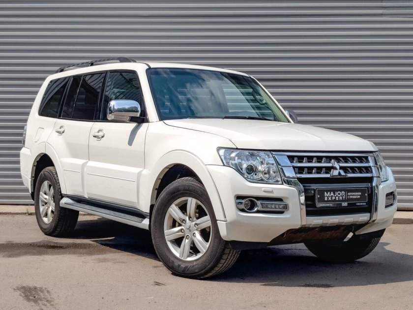 Митсубиси паджеро 4 рестайлинг 2 белый