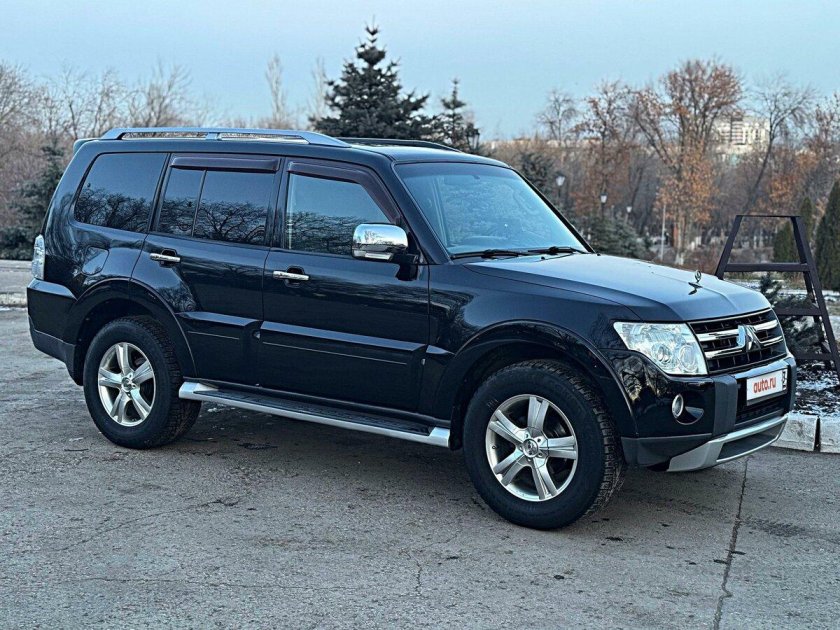Mitsubishi pajero 4 2007