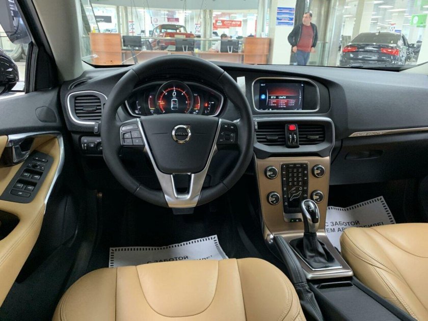 Вольво v40 салон