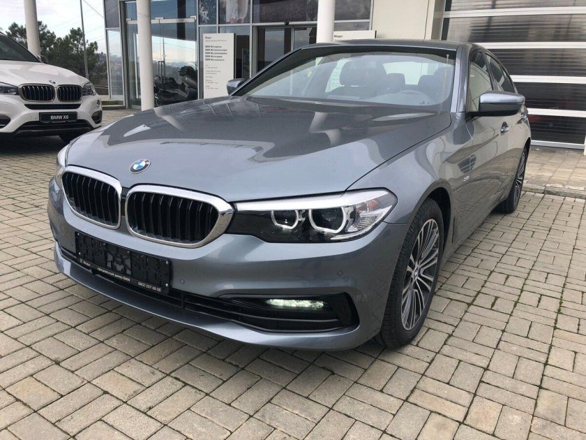 BMW 5 g30 серая