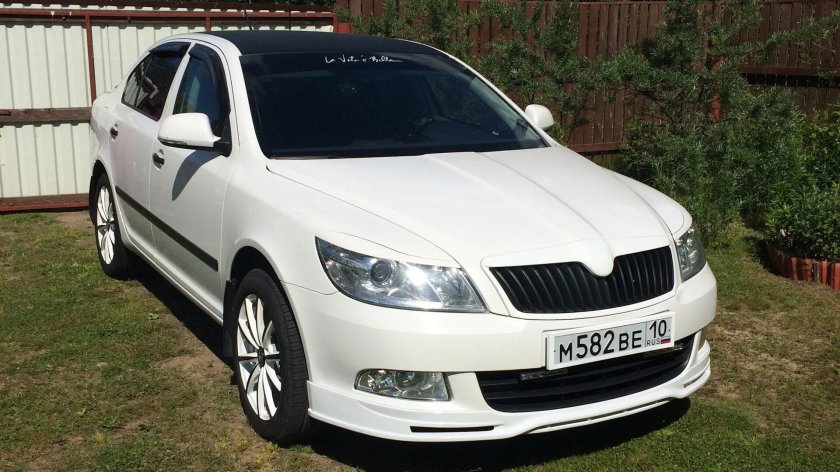 Белая Шкода а5