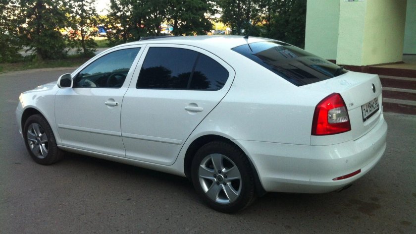 Skoda Octavia a5 белая