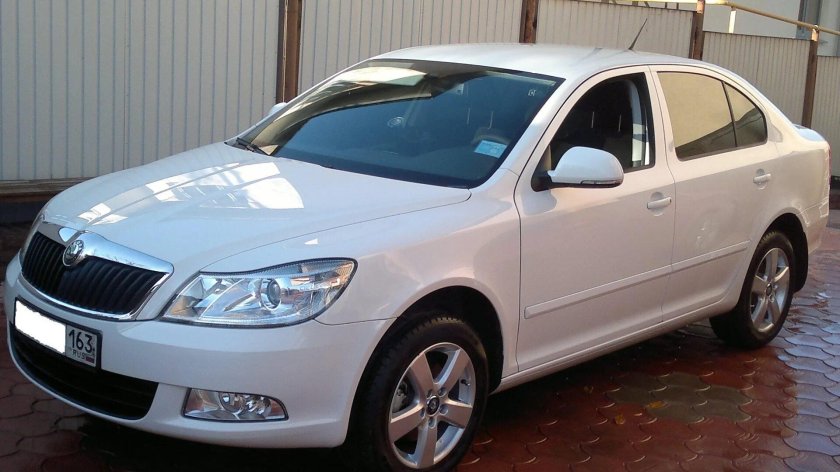 Шкода Октавия а5 белая