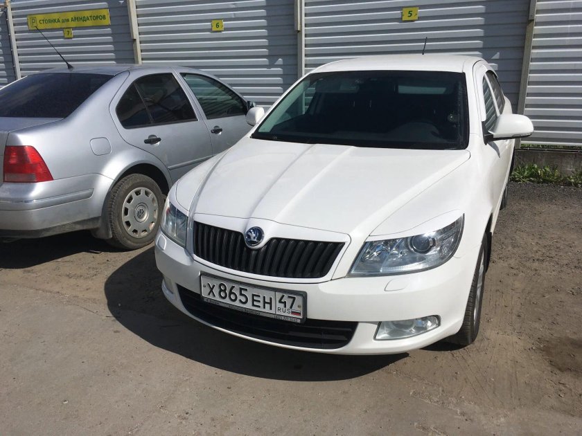 Шкода Октавия а5 белая
