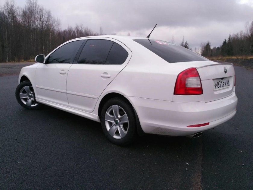 Шкода Октавия а5 белая