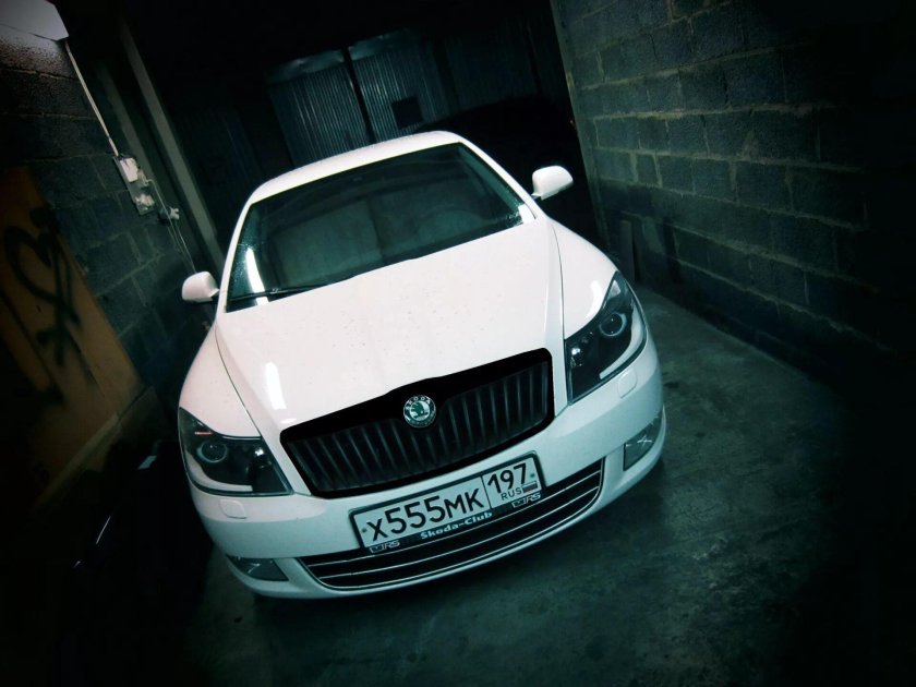 Шкода Октавия а5 белая