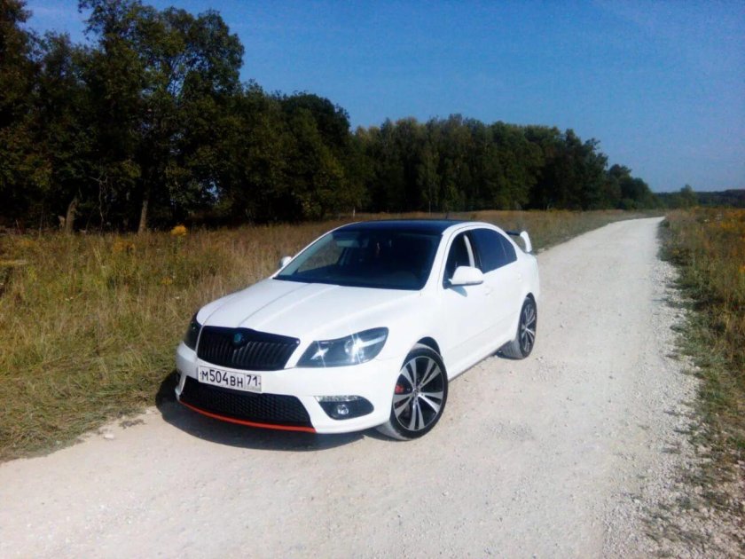 Шкода Октавия а5 белая