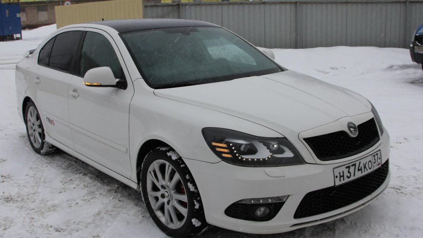 Шкода Октавия а5 1.8 TSI белая