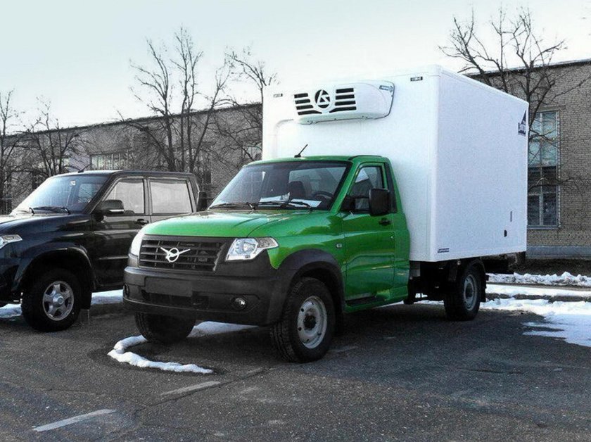 Грузовик УАЗ карго