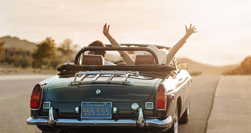 Девушка в кабриолете