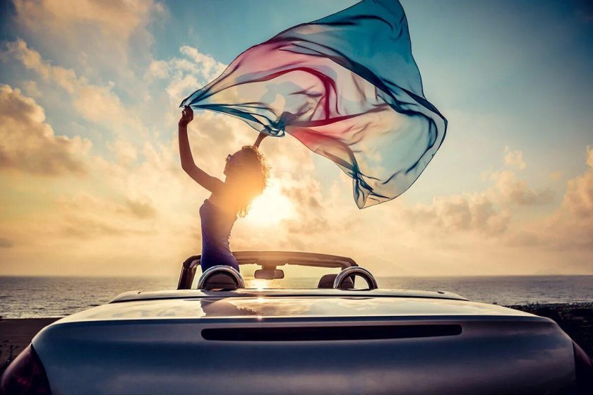 Девушка в кабриолете