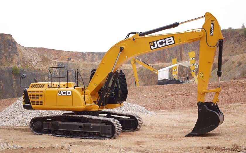 Гусеничный экскаватор jcb