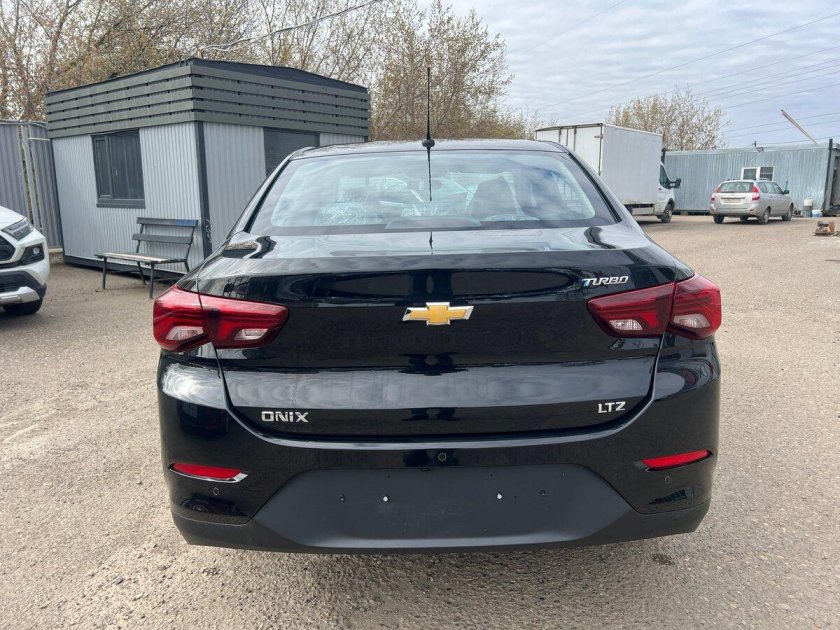 Шевроле оникс