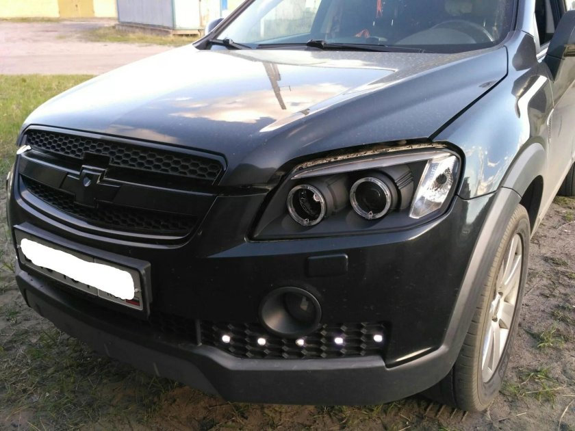 Chevrolet Captiva 2007 черные фары