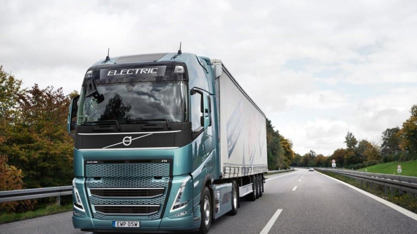 Грузовик Вольво 2022