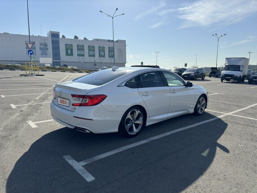 Honda accord 2018 белая