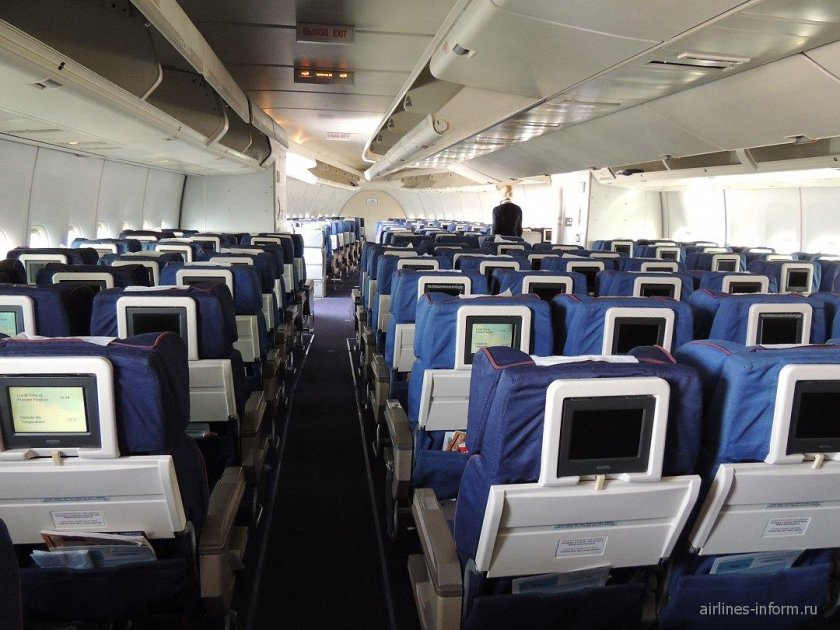 Самолет Boeing 747-400 салон