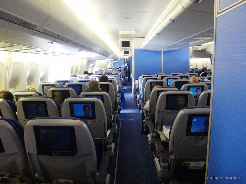 Самолет Boeing 747-400 салон