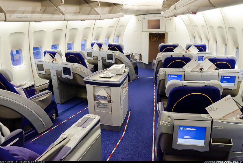 Аэробус 747 салон