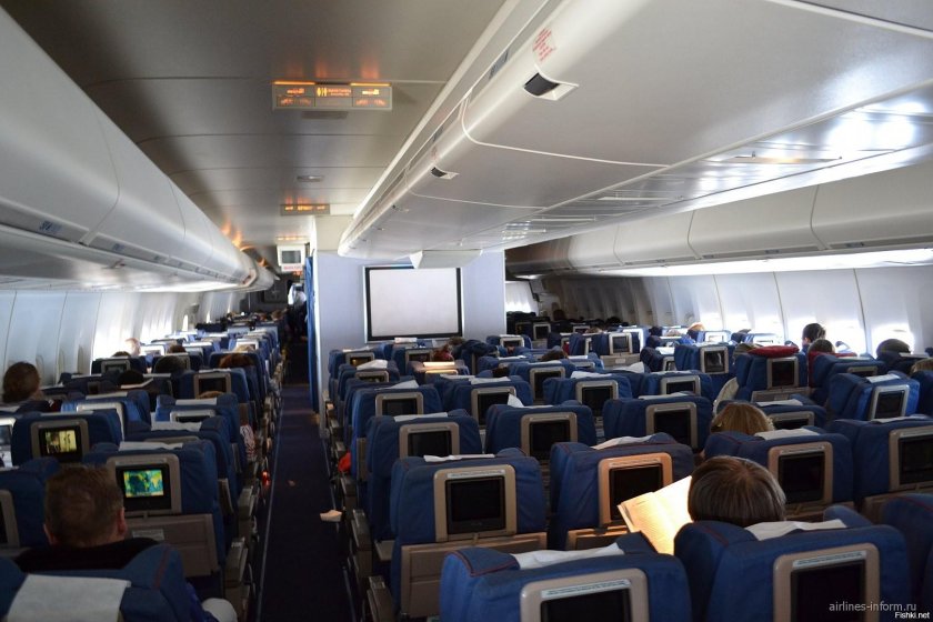 Самолет Boeing 747-400 салон