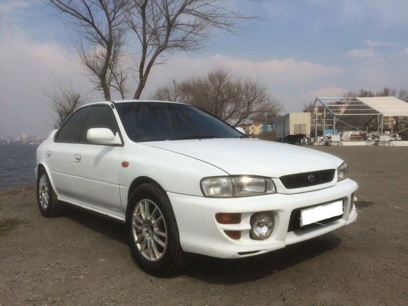 Subaru Impreza 1999 белая