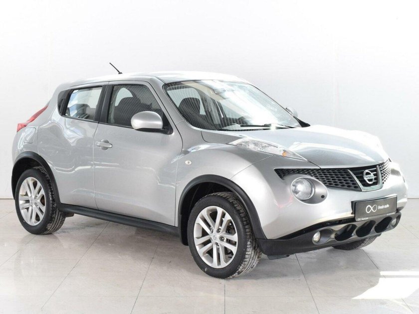 Nissan Juke серебристый