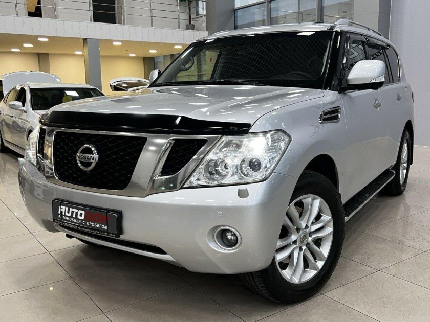 Ниссан серебристый