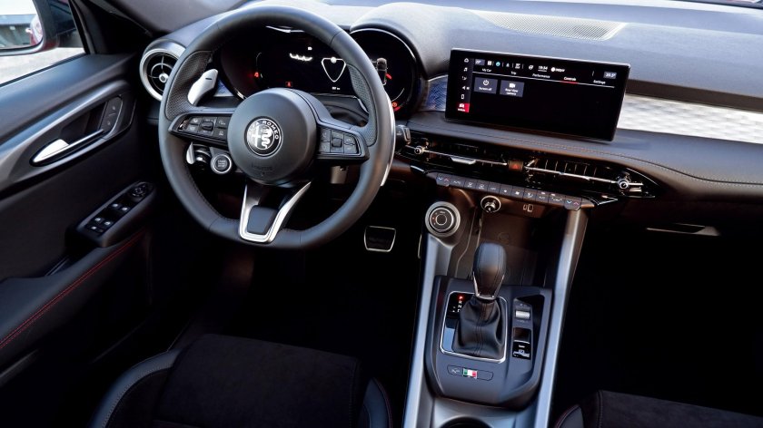 Alfa Romeo Tonale Interior