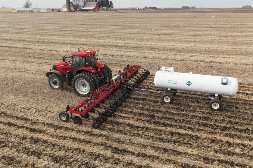 Вноситель удобрений Case IH fa930