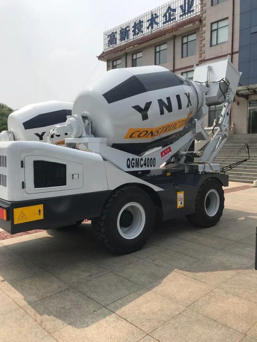 Бетоносмеситель самоходный Unix qgmc4000