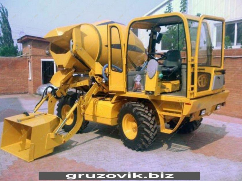 Бетоносмеситель самоходный с самозагрузкой Fiori DB 460