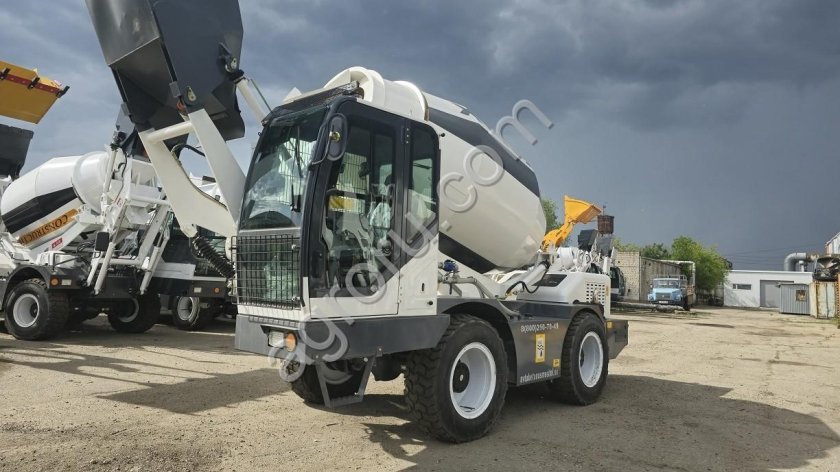 Бетоносмеситель с самозагрузкой