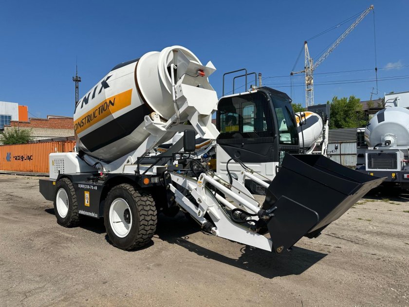 Бетоносмеситель с самозагрузкой