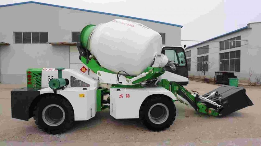 Самоходный бетоносмеситель с самозагрузкой