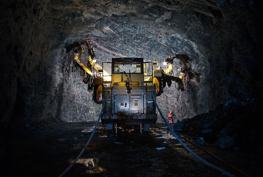 Шахтный буровой станок Boomer