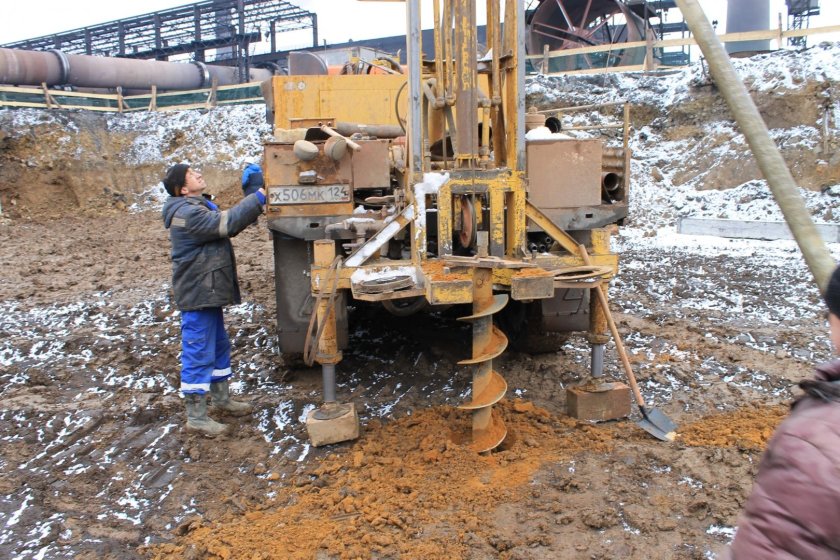 Буровой станок УБР-2м