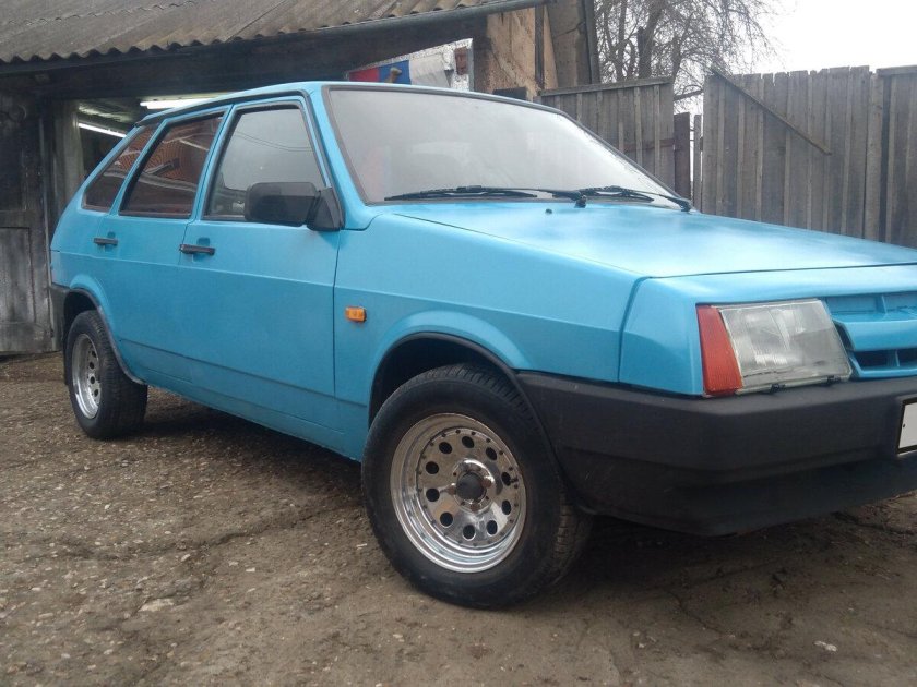 ВАЗ 2109 голубая