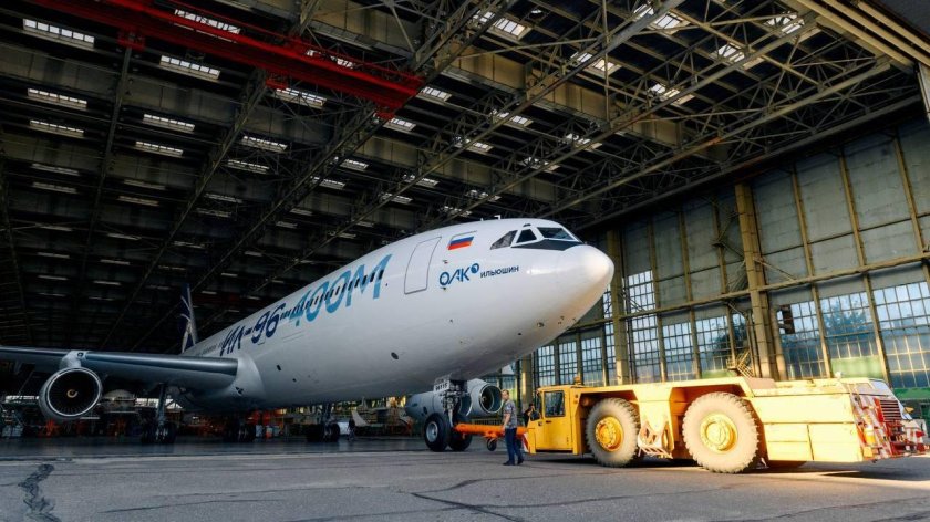 Самолет ил 96