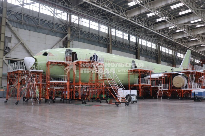 Авиационный завод