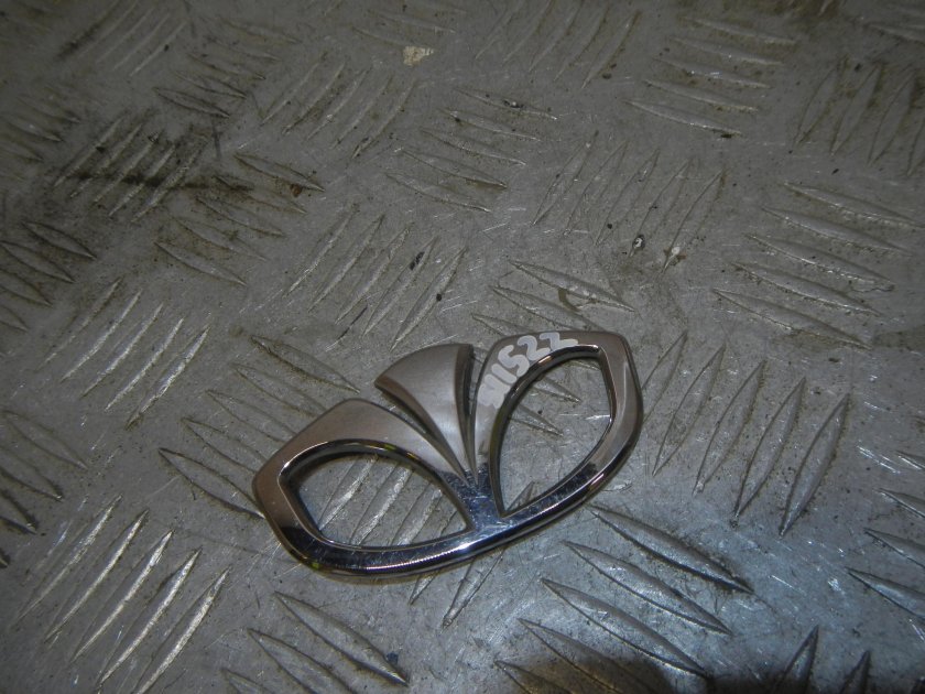 Эмблема на решётку радиатора Дэу Джентра