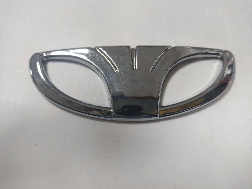 Значок дэу на капот