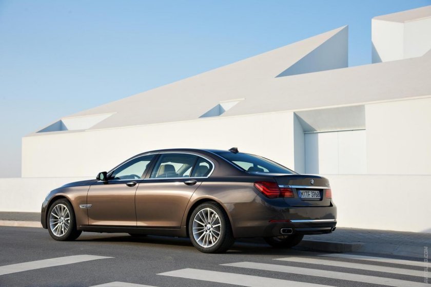 BMW 750li f02